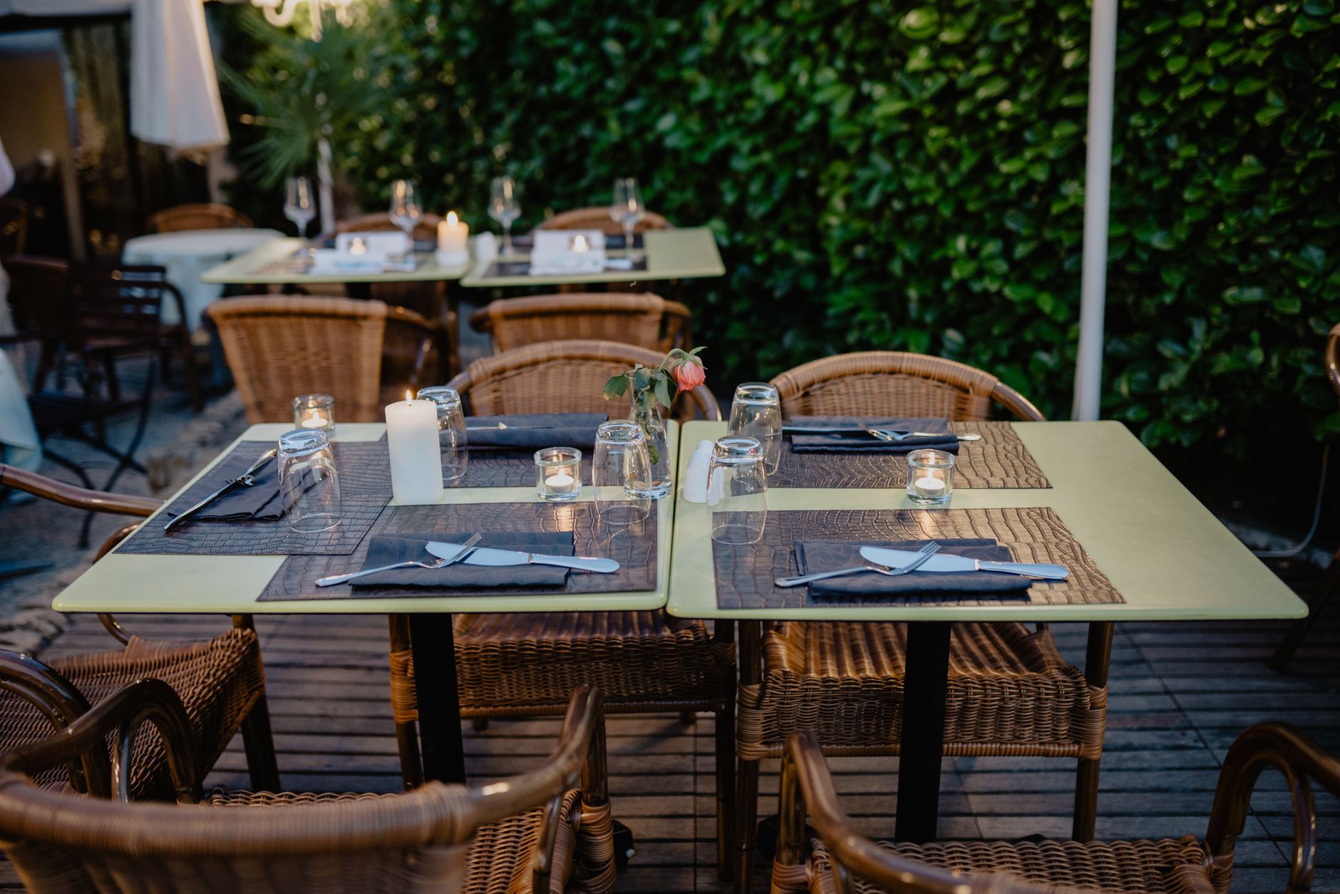 Exclusive Dining & Perks